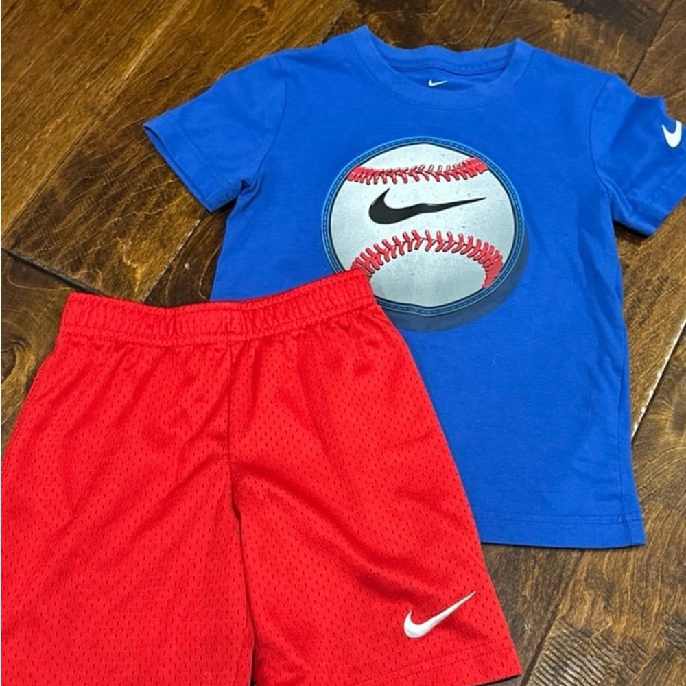 Nike 2 Piece Set